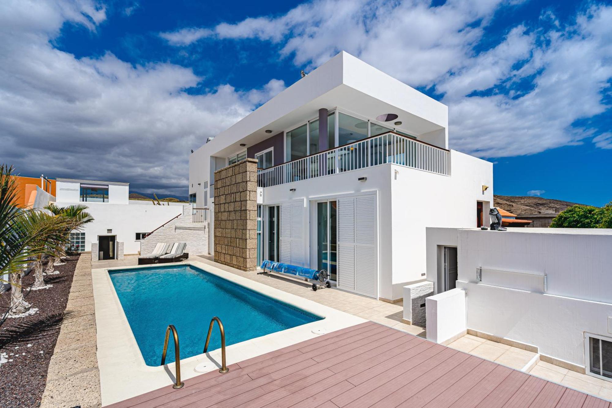 Rosa With Heated Pool Villa *